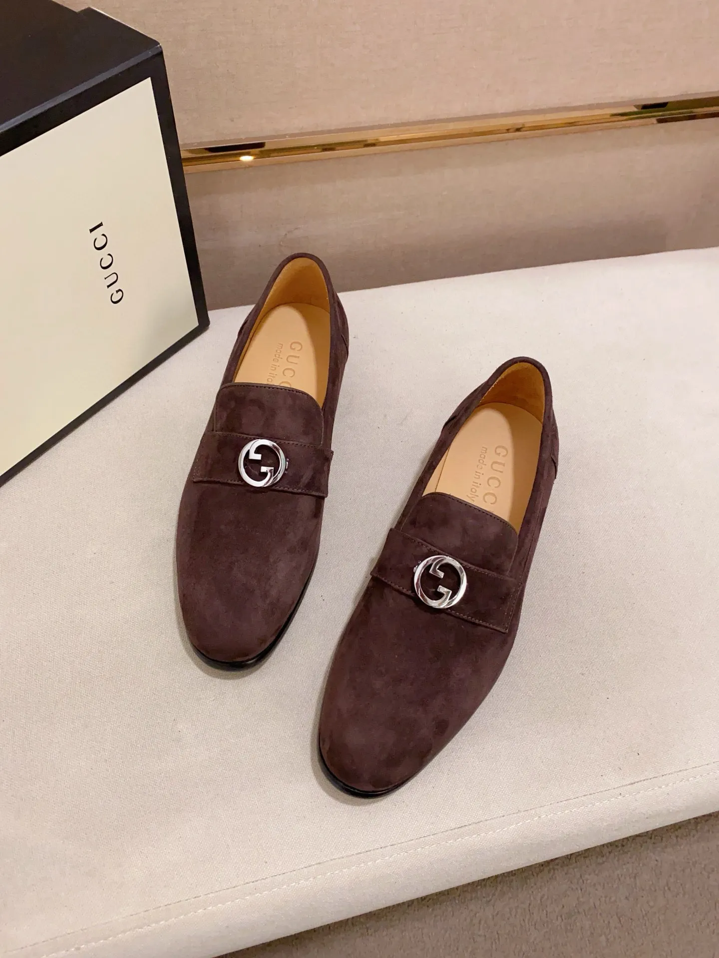 Men's shoes 💰: 520💰 (GUCCI) new series ss hot new products 💢 💠 Casual leather shoes 👞, first layer of cowhide, upper hardware buckles and logo on the sides of the shoe, brand logo on the insole and sole 💠 💎Upper: 100% cowhide 💎Inner: cowhide/100% 💎Feet: cowhide/100% 💎Sole: rubber/100% 💎SIZE: 38 39 40 41 42 43 44 Can be customized 45